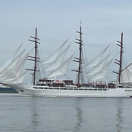 Schoenwaelder Mit Kleiner Terrasse Und Box * בוקסטהודה