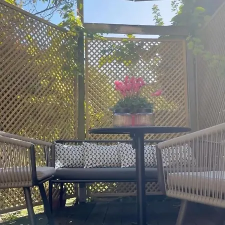Schoenwaelder Mit Kleiner Terrasse Und Box Appartement Buxtehude