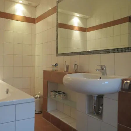 Schoenwaelder Mit Kleiner Terrasse Und Box Apartment