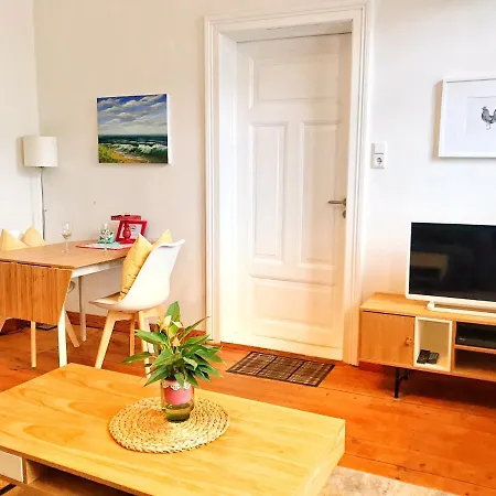 Schoenwaelder Mit Kleiner Terrasse Und Box *