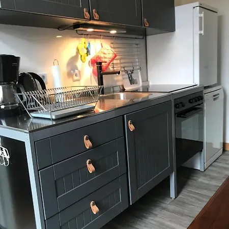 Schoenwaelder Mit Kleiner Terrasse Und Box